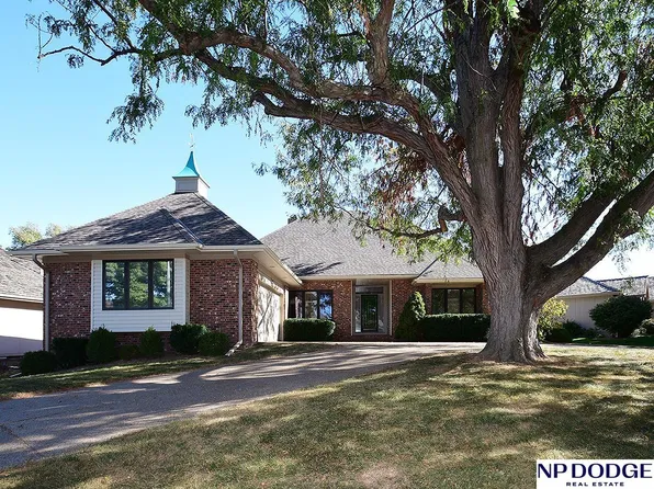 6525 S 100th St, Omaha, NE 68127