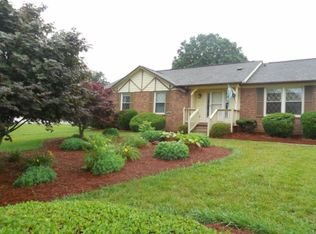 3001 Saxon Pl, Greensboro, NC 27406