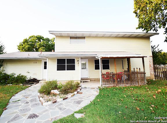 3rd image of 202 Granada Dr