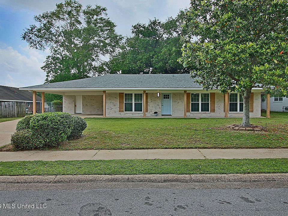 1st image of 726 Sharon Hills Dr