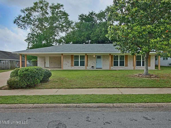 726 Sharon Hills Dr, Biloxi, MS 39532