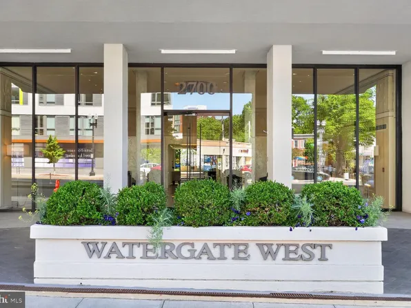 2700 Virginia Ave NW #304, Washington, DC 20037