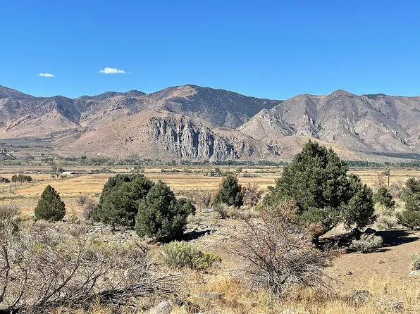 157 Eastside Ln, Coleville, CA 96107