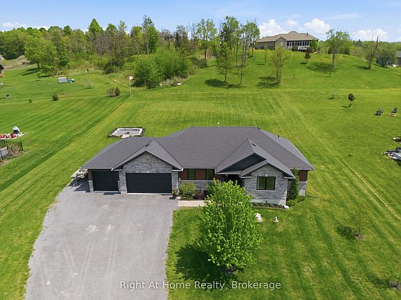 5th image of 144 Hiddenvalley Dr