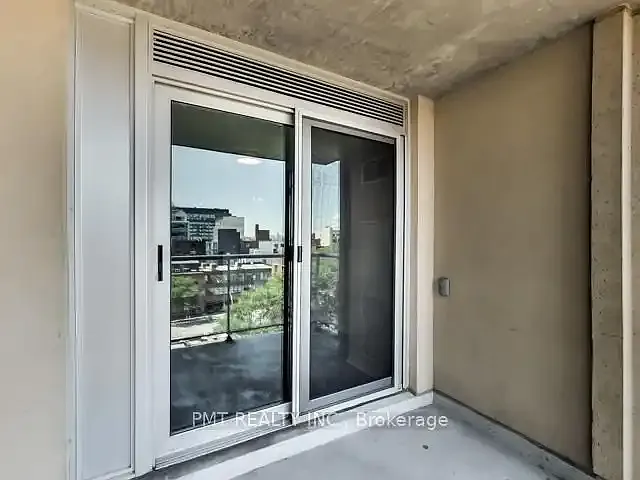230 King St E #803