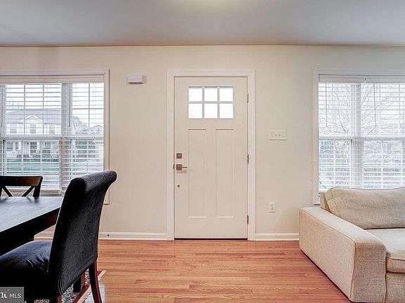 4th image of 117 Meadowhawk Ln