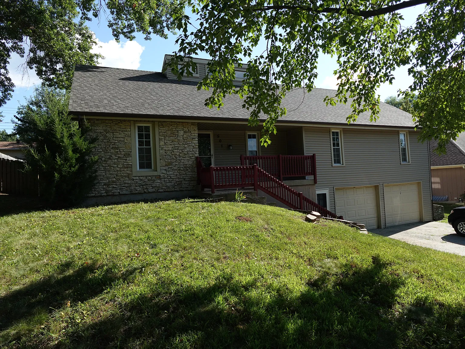 3 bed, 2554 sqft, $2,500 — Photo 2