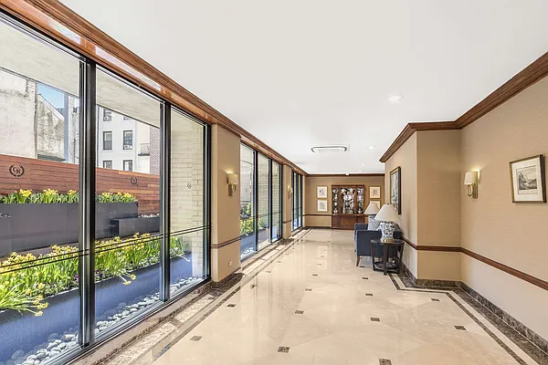 Sold by Compass | media 20