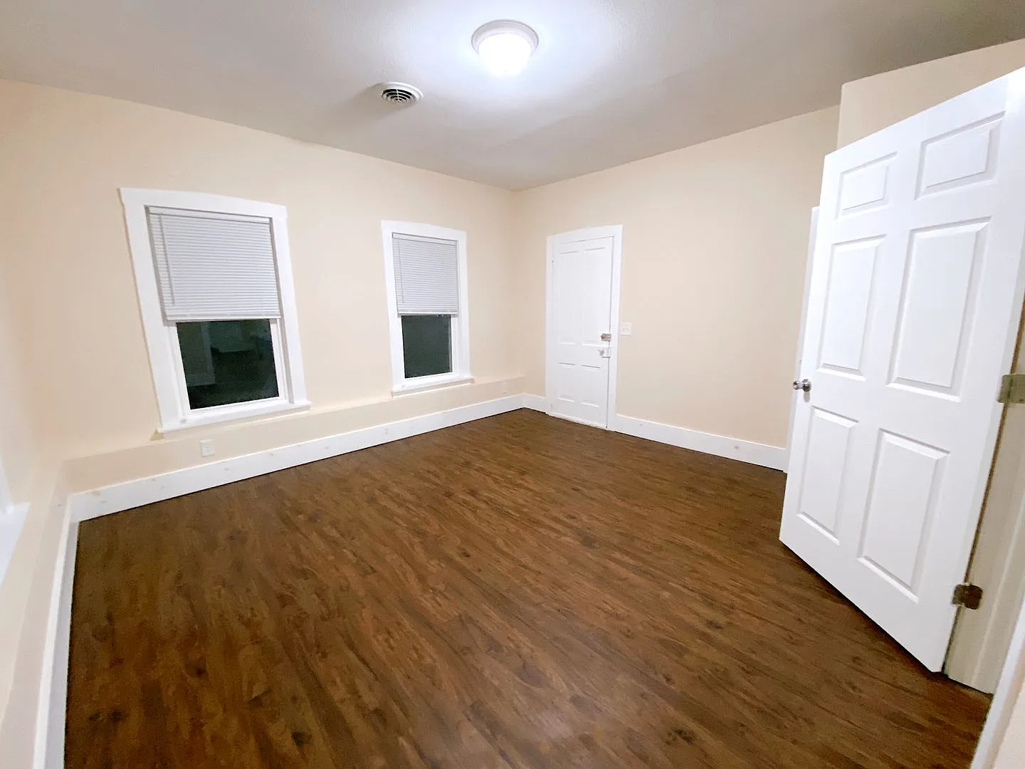 730 Brown Street — Photo 4