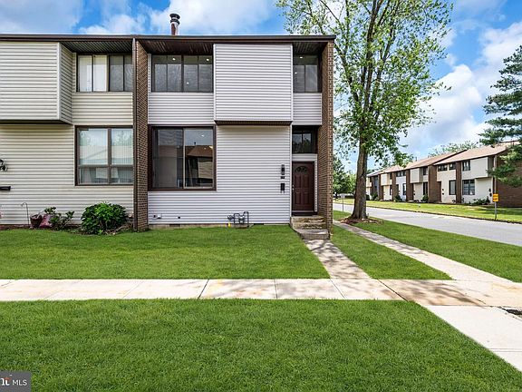 4th image of 171 Hollingston Pl