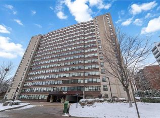 120 Duke St #905, Hamilton, ON L8P 4T1