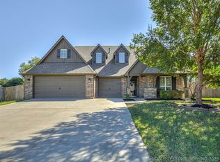 12008 E 105th Pl N, Owasso, OK 74055