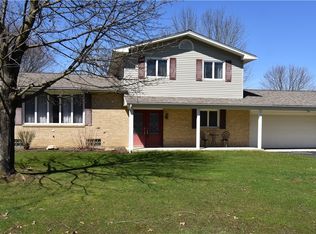 7085 Sunnydell Dr, Brookfield, OH