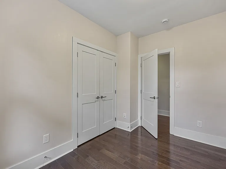 1100 Holbrook Ter NE #2 — Photo 9