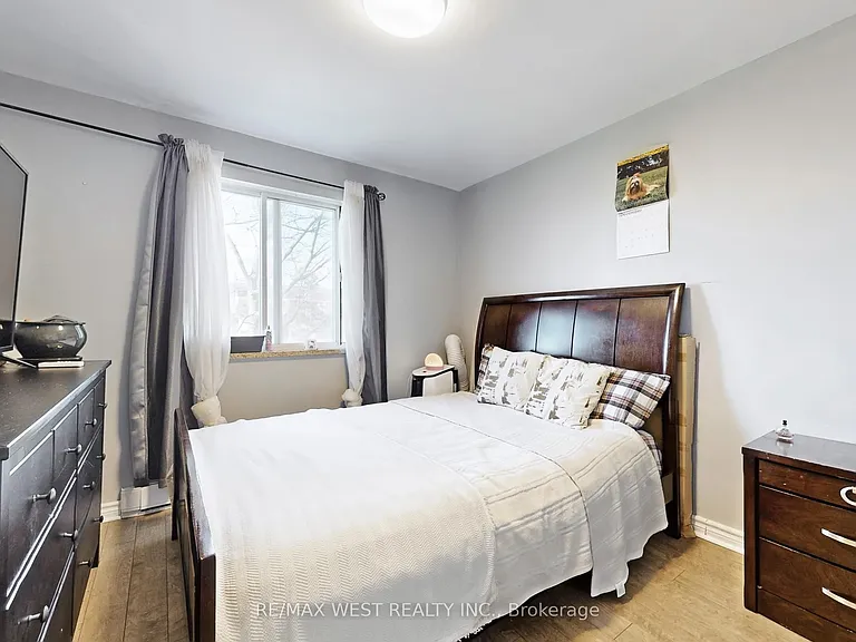 1660 Bloor St #310 — Photo 9