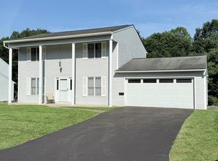 104 Asbury Ct, Beckley, WV 25801