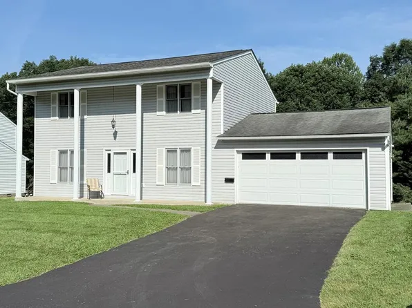 104 Asbury Ct, Beckley, WV 25801