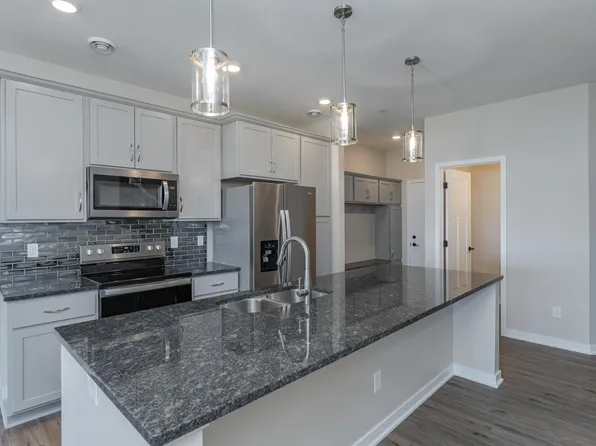 5213 Harvest Square Pl NW, Rochester, MN 55901