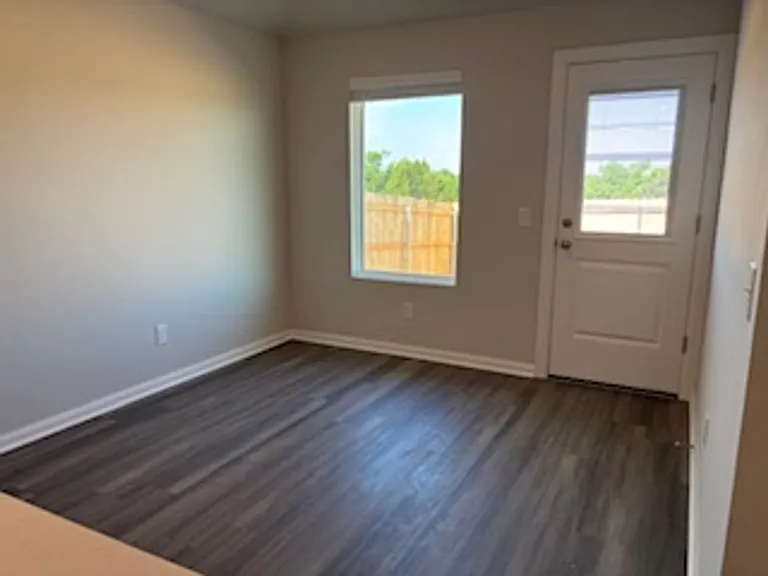 19501 Conway Dr — Photo 6