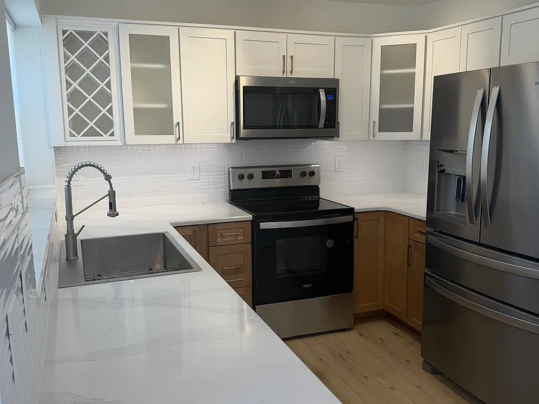8148 Chester Pkwy — Photo 11