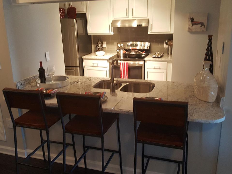 2nd image of 788 Hammond Dr