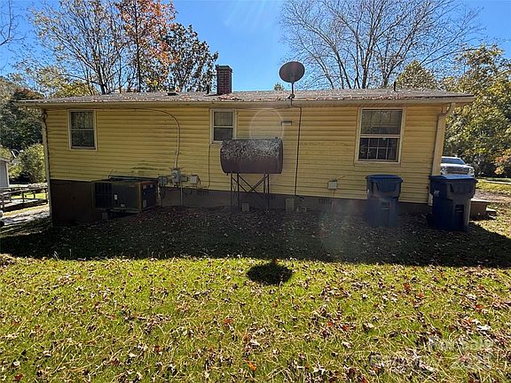4th image of 203 Barnhill St