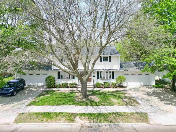 (undisclosed Address), Green Bay, WI 54304