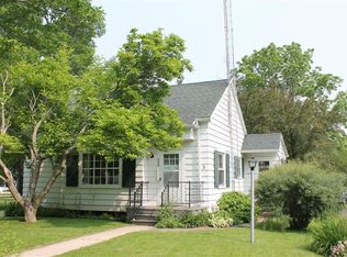 110 Elm St, Cambridge, WI 53523