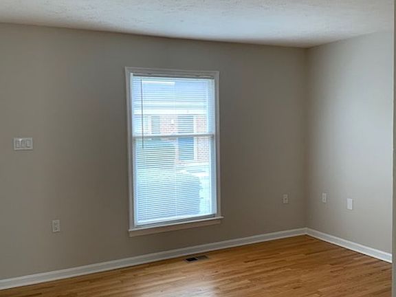 3rd image of 1-40 Raleigh Ct #13