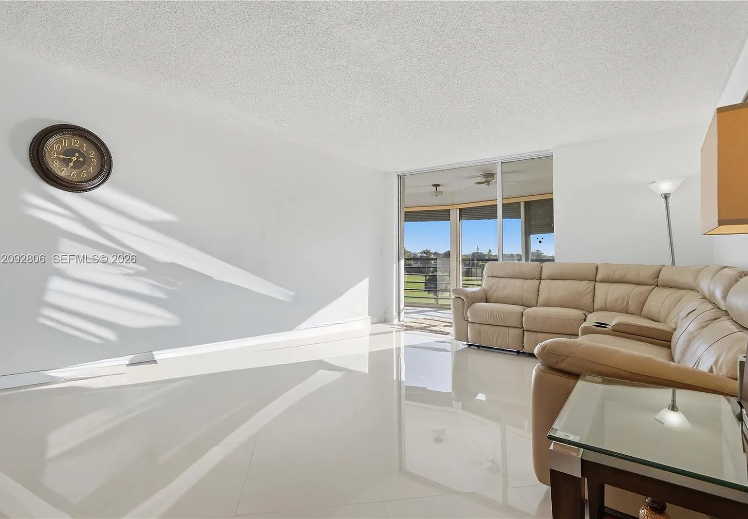 Barwood Condo — Photo 3