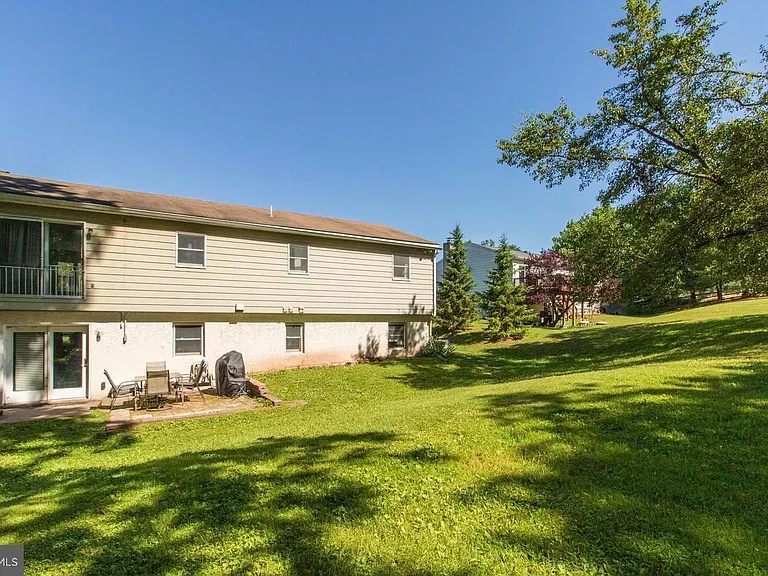 874 Oakdale Dr — Photo 18