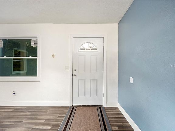 5th image of 2800 SE 24th Pl
