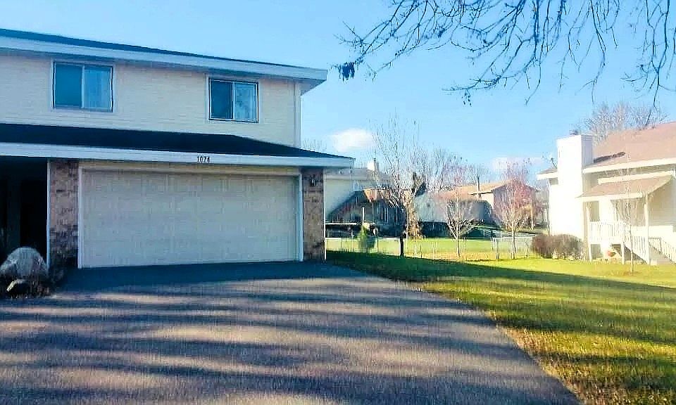 1st image of 1074 Regency Dr