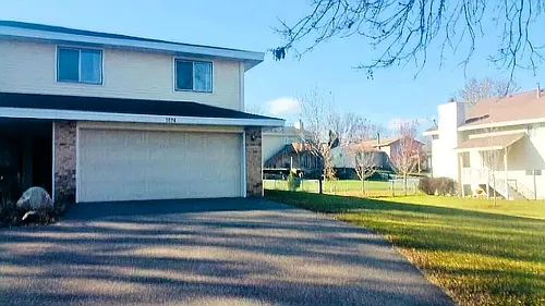 1074 Regency Dr Photo 1