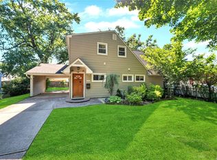 269 Acre Ln, Hicksville, NY 11801