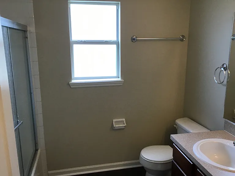 2724 Creekfront Dr — Photo 11