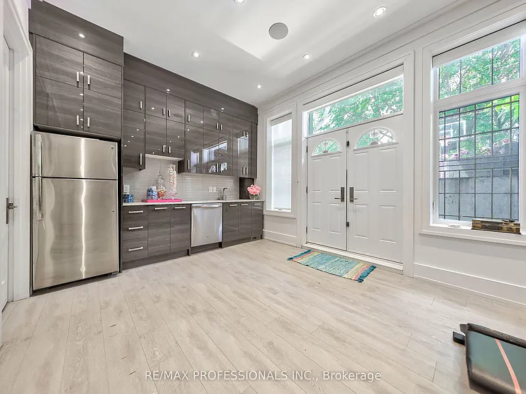 29 Avon Park Dr — Photo 46