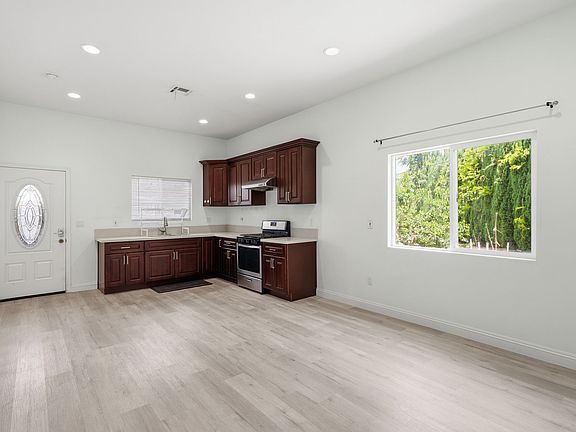 5th image of 14156 Erin Rd