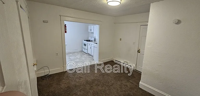 1421 W Maxwell Ave #2 — Photo 1