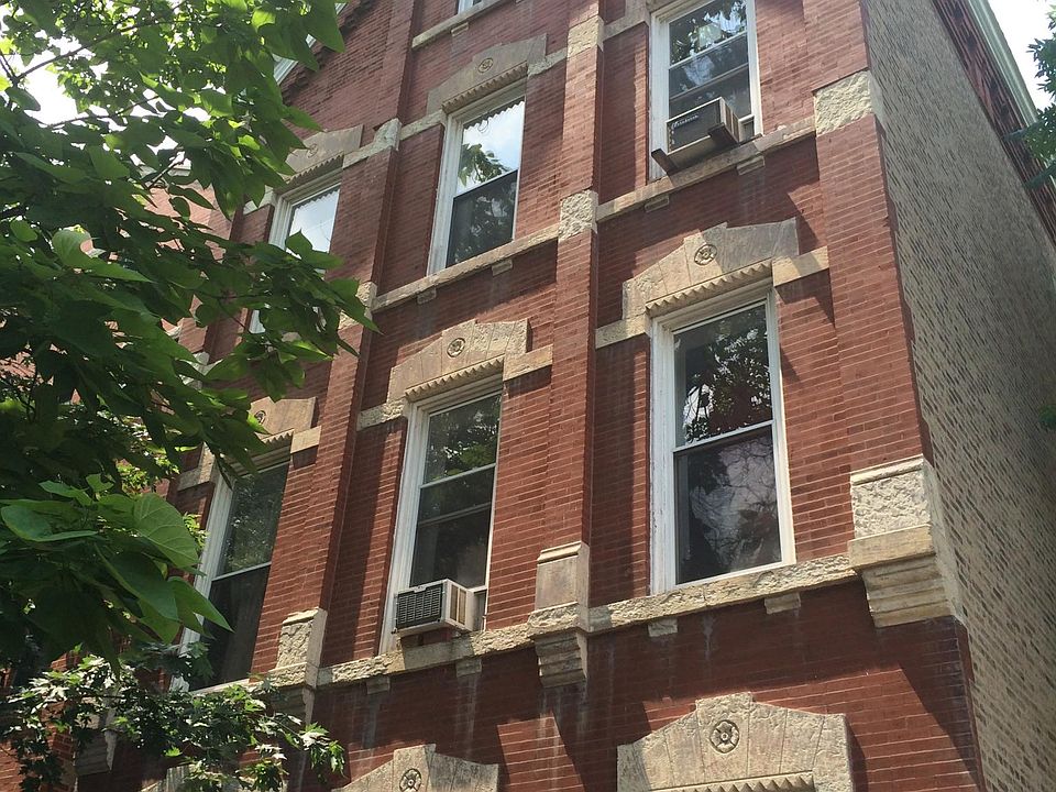 1st image of 1040 N Marshfield Ave #3F