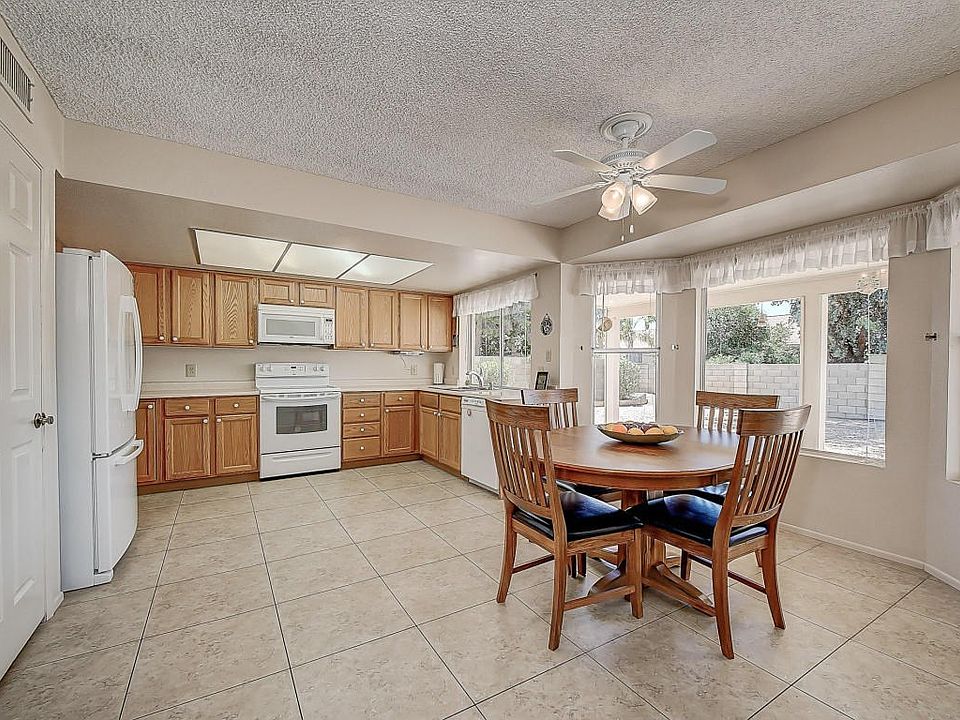 008 Kitchen_1