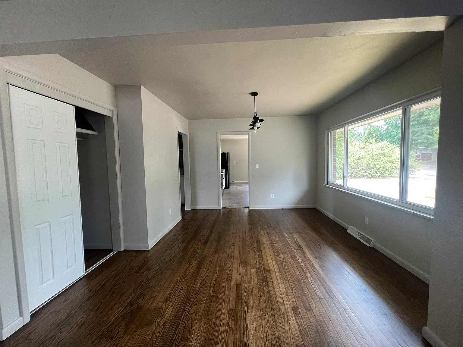 3 bed, 1.5 bath, 1574 sqft, $1,395 — Photo 4