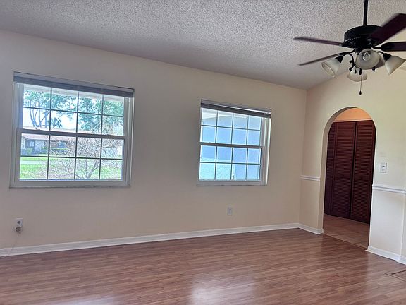 4th image of 4907 NE 6th St