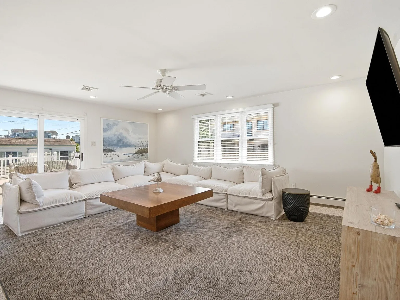 4 bed, 2.0 bath, $3,500 — Photo 3