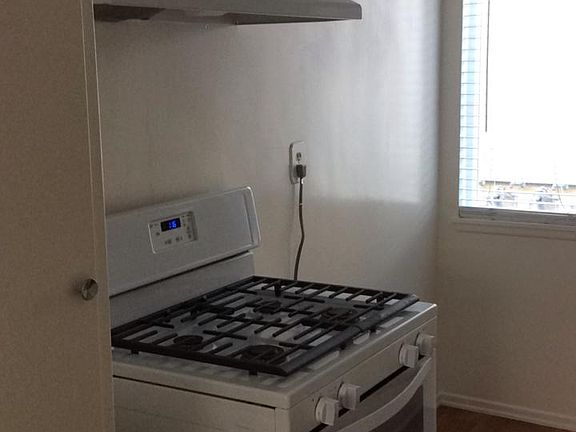5th image of 1501 Pearl St APT 6