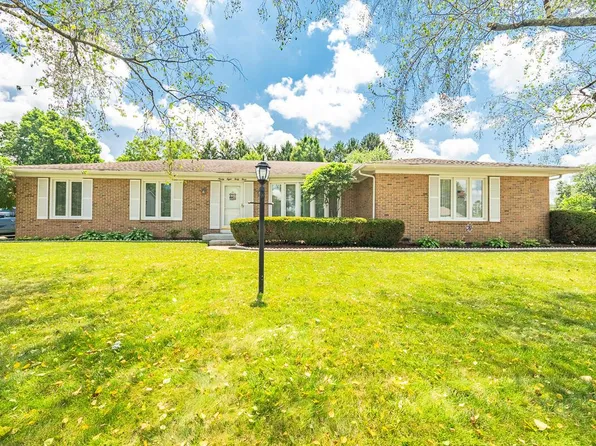9843 Shalemar Dr NW, Pickerington, OH 43147