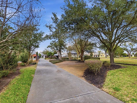 2nd image of 3206 Henderson Bayou Rd