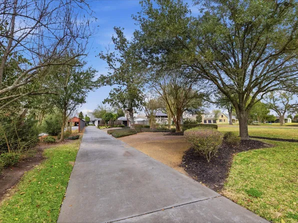 3206 Henderson Bayou Rd, Lake Charles, LA 70605