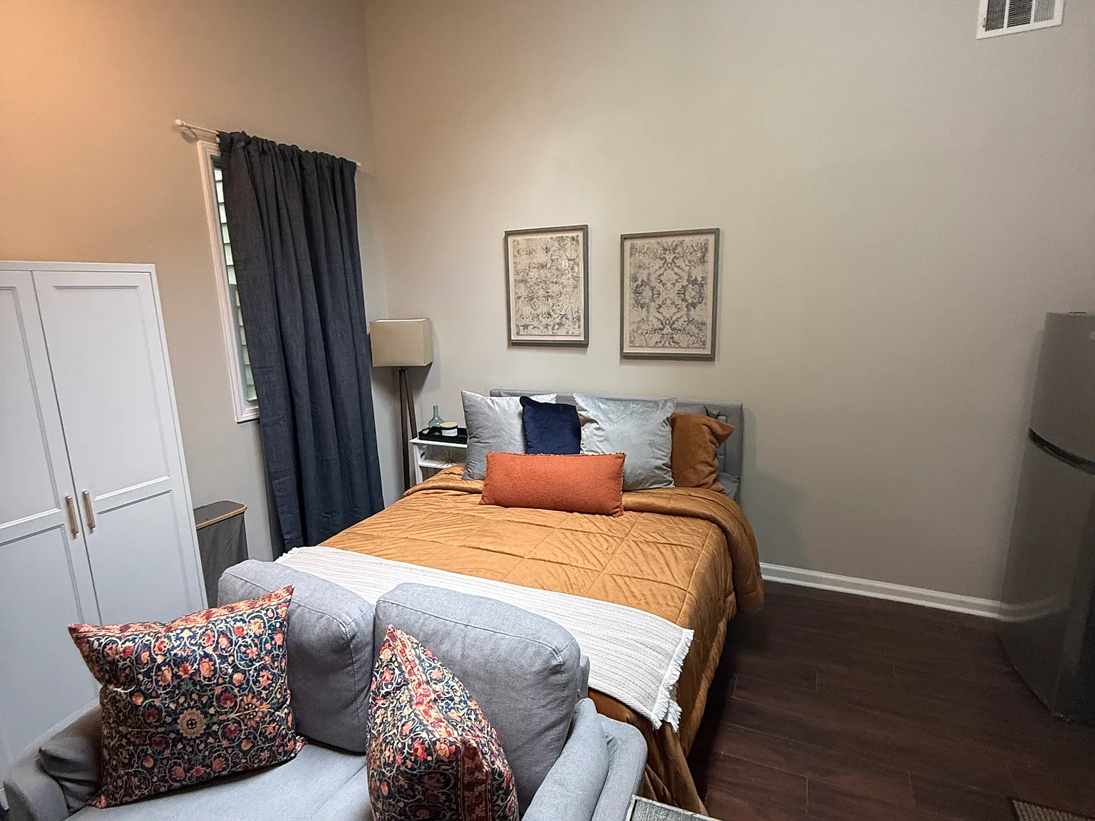 1 bed, 240 sqft, $1,000 — Photo 2