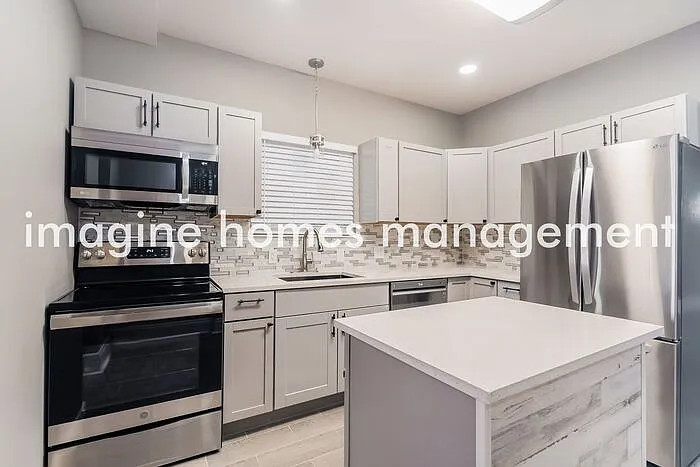 4 bed, 3.5 bath, 1601 sqft, $2,295 — Photo 4